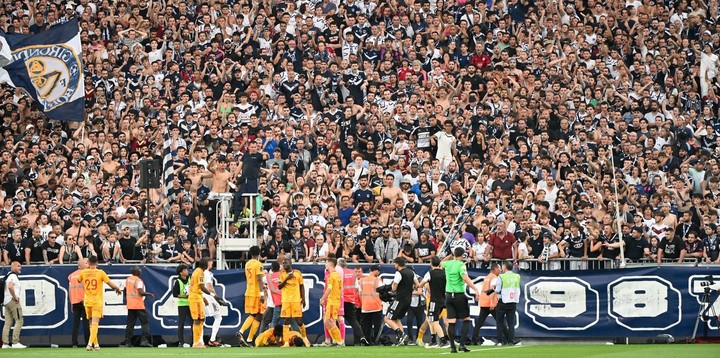 Fanúšik svojmu tímu zmaril postup. Čaká ho súd